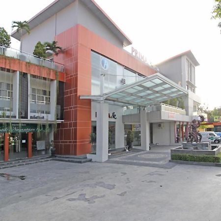 Reddoorz Premium Near Sleman City Hall Γιογκιακάρτα Εξωτερικό φωτογραφία