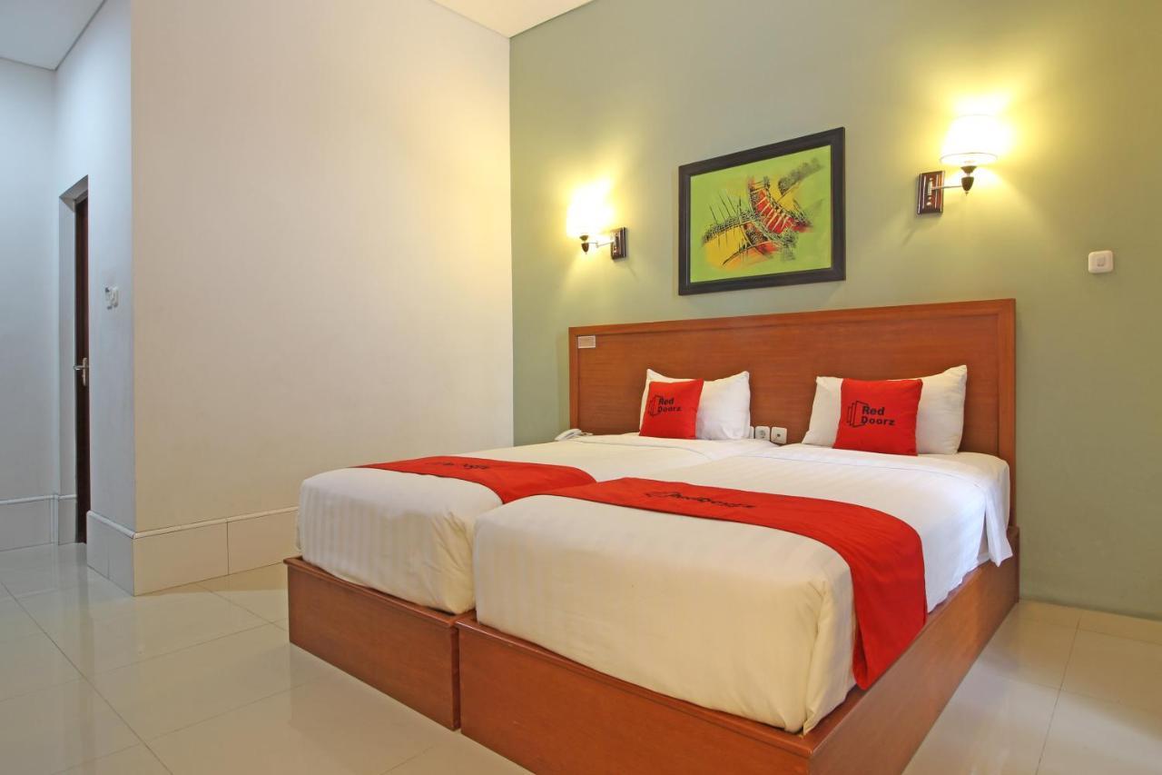 Reddoorz Premium Near Sleman City Hall Γιογκιακάρτα Εξωτερικό φωτογραφία