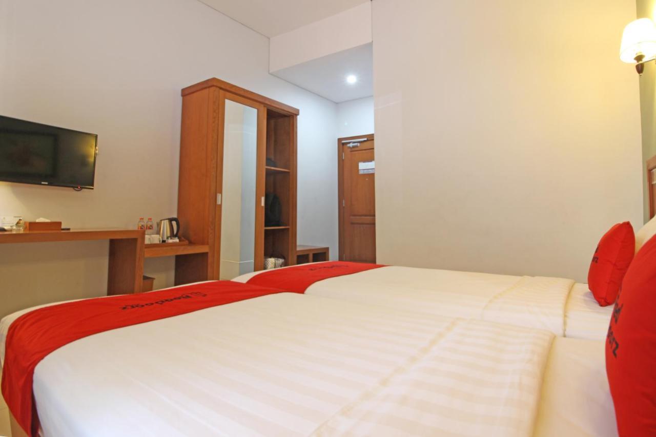Reddoorz Premium Near Sleman City Hall Γιογκιακάρτα Εξωτερικό φωτογραφία