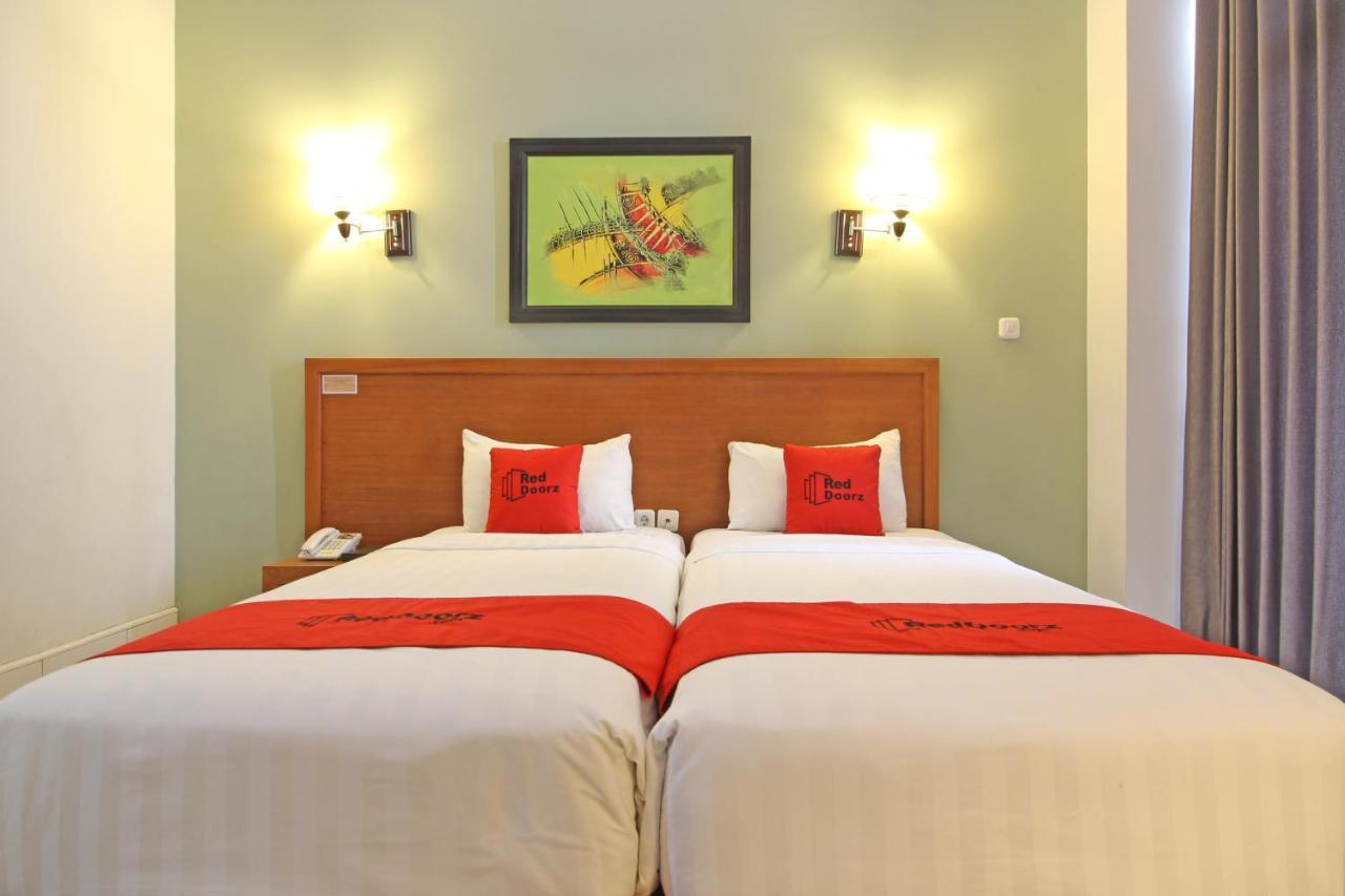 Reddoorz Premium Near Sleman City Hall Γιογκιακάρτα Εξωτερικό φωτογραφία